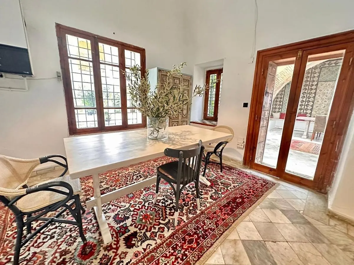 Princesse Aicha , Ladies Only , B&B & Piscine , Sidi Bou Said Tunis 0*,